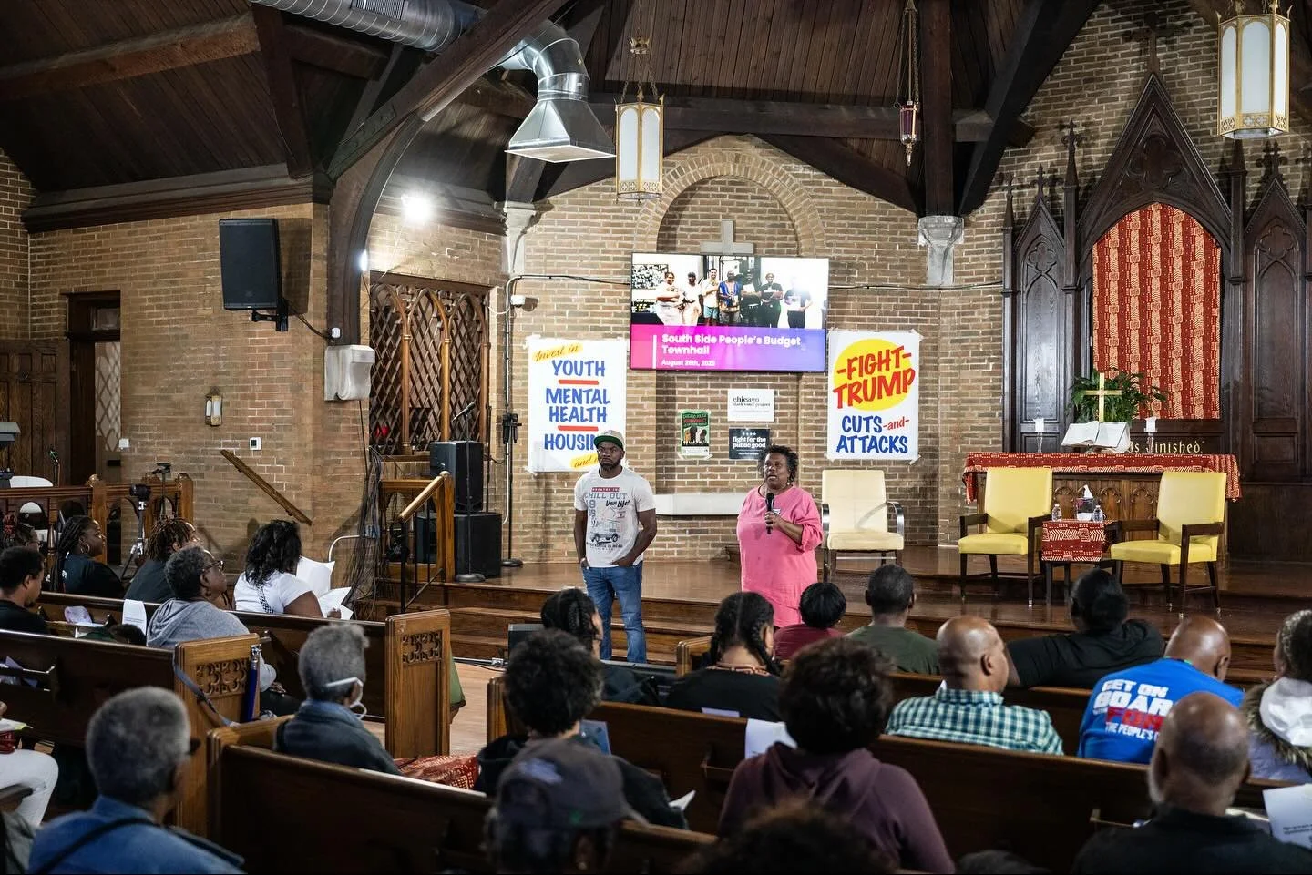 We had our second People's Budget Town Hall on the South Side last week with our partners Chicago Black Voter Project, @caarprnow, and @peoplesunityplatform. 

Mayor Brandon Johnson and Alderman @williamehall joined for a Q&amp;A with residents about