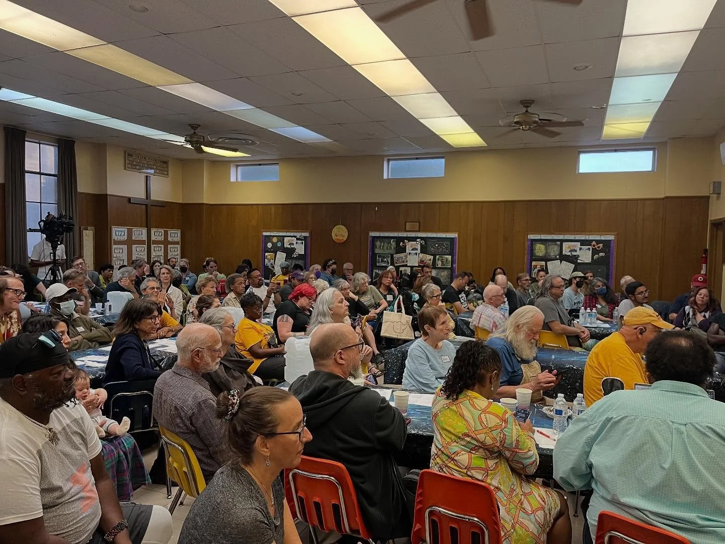 We had a packed house for our third People's Budget Town Hall on the North Side with our partners @50thwarduwf, @na4jaction2022, and @peoplesunityplatform. 

Mayor Brandon Johnson joined for a Q&amp;A with residents about how we can win a city budget
