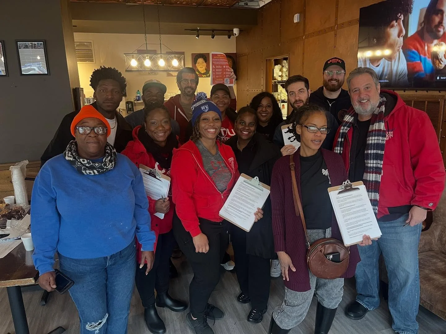 We've been door-knocking the last two weekends in the 3rd, 16th, 44th, and 43rd wards talking to neighbors about the Protect Chicago budget that funds public health, community safety, and schools without raising taxes and fees on working families. 


