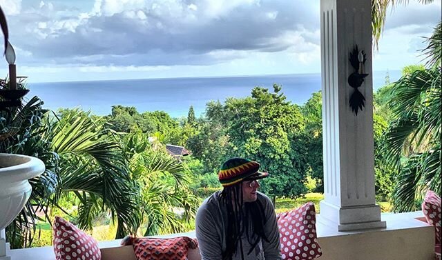 Yah mon. We be jammin&rsquo; now. 🇯🇲❤️
Loving the vibes and the beautiful people here in Jamaica. 
#lovepeople #goplaces #changelives #impactjunkie 
#jamaica #lovelistenlearn