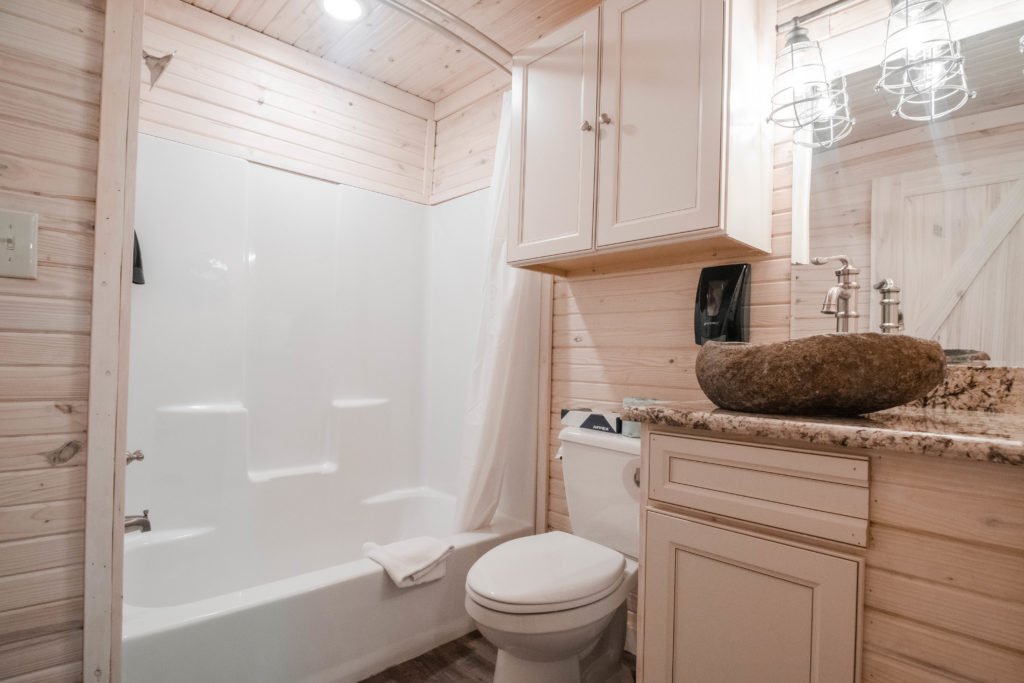 Suite-2-Bedroom-Cabin-bathroom-scaled.jpeg