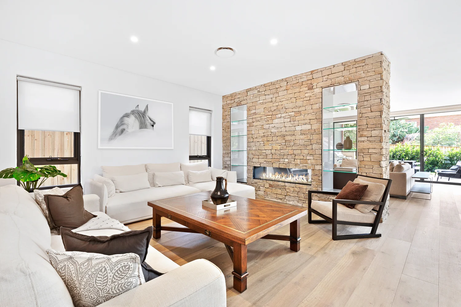 24 Raeburn Avenue - Lounge.jpg