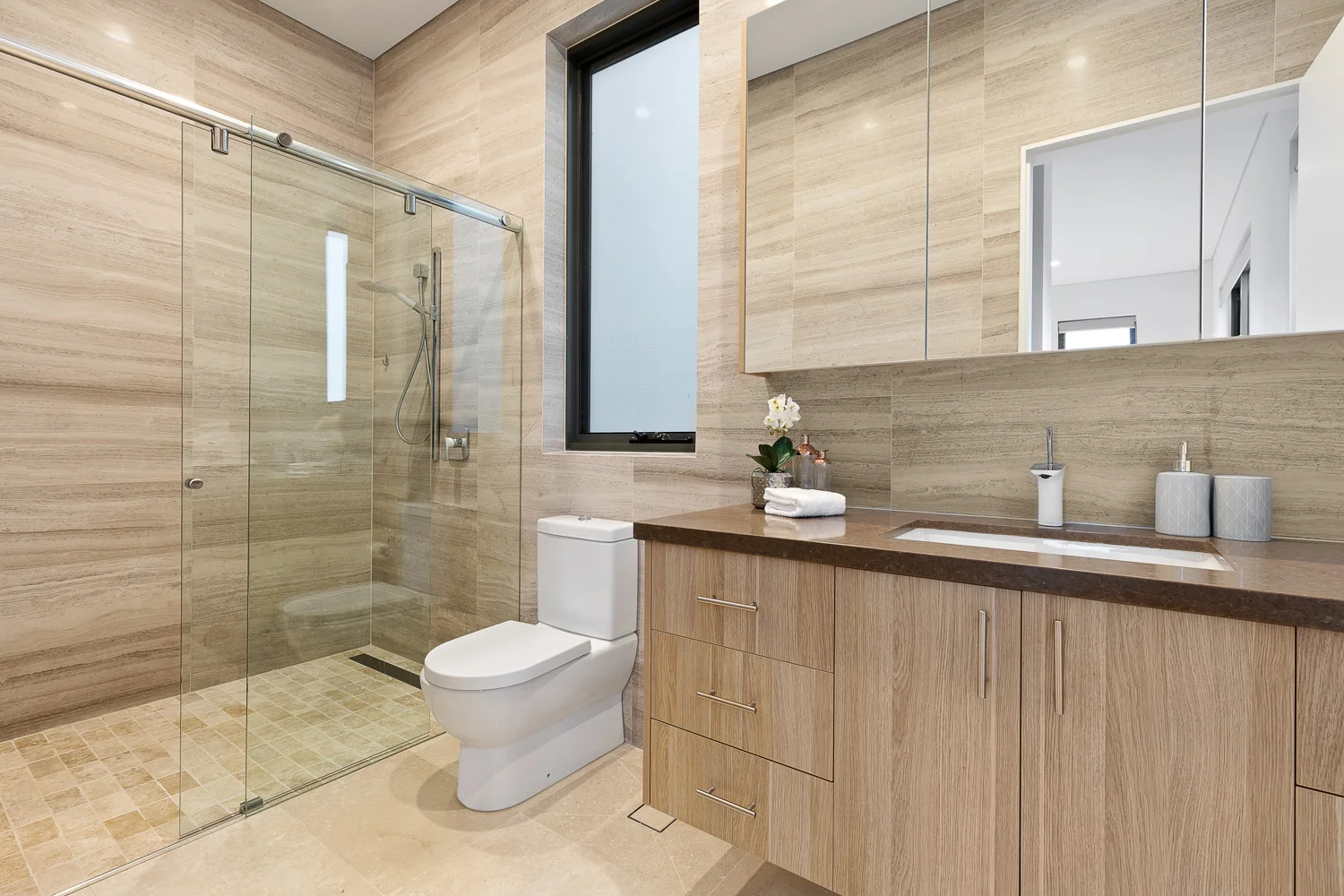 2 Charles - Bathroom.jpg