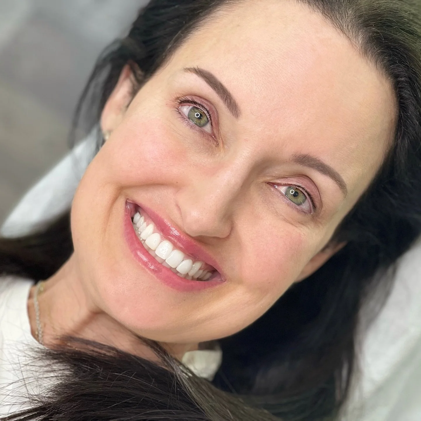 Healed brows with fresh lash line enhancement. 🤌🤌🤌🤌 WE LOVE JACKIE cough cough Angelina 👸🏻