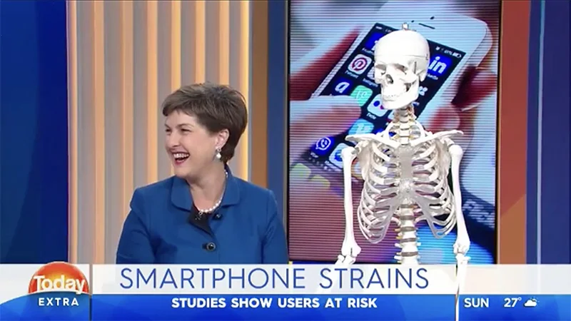 texting-back-pain.jpg