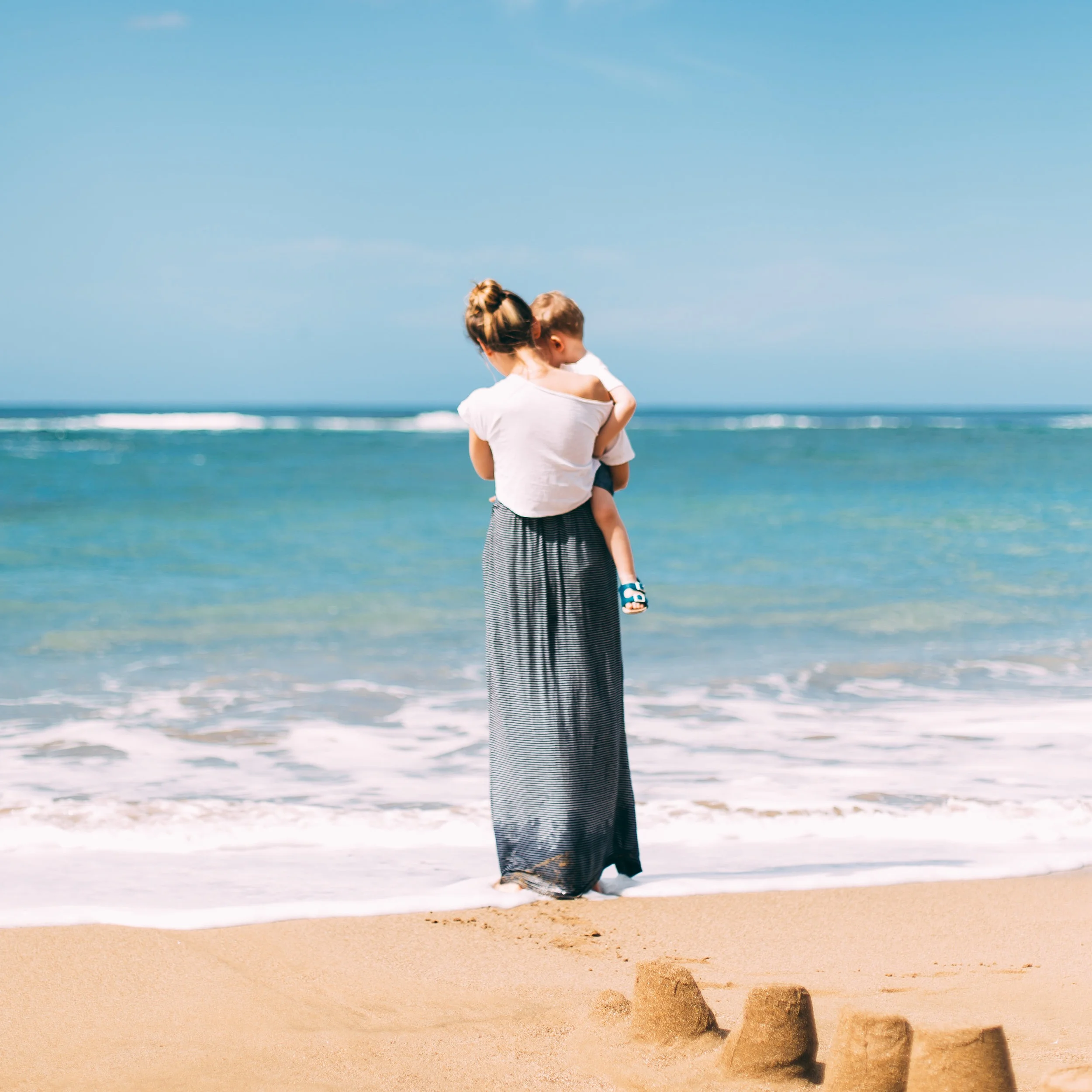 Spring/Summer Fashion 2019 - Mommified