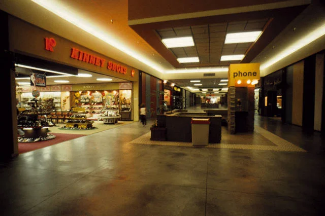 Interior of the Everett mall in June 1975 // Neil House (from the NW Room’s digital collection).