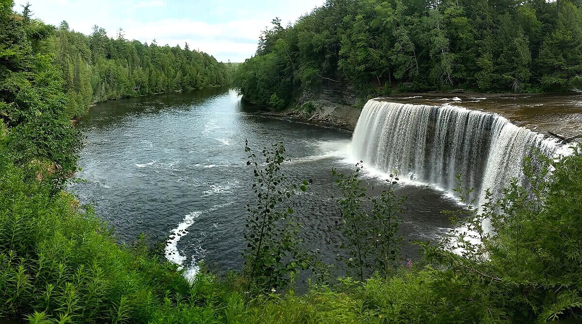 Top 23 Things To Do In the Upper Peninsula of Michigan | Take the Truck