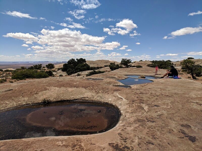 Water play and picnic at Muley Point in SE Utah