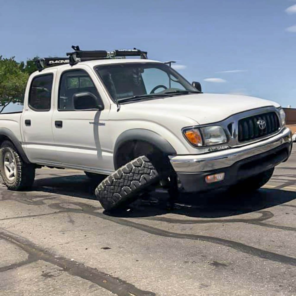 example-first-gen-tacoma-lower-ball-joint-failure.jpg
