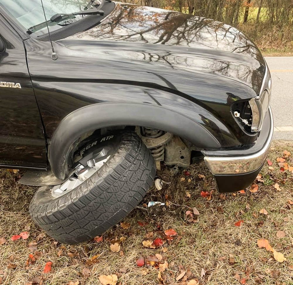 first-gen-tacoma-lower-ball-joint-failure-example.jpg