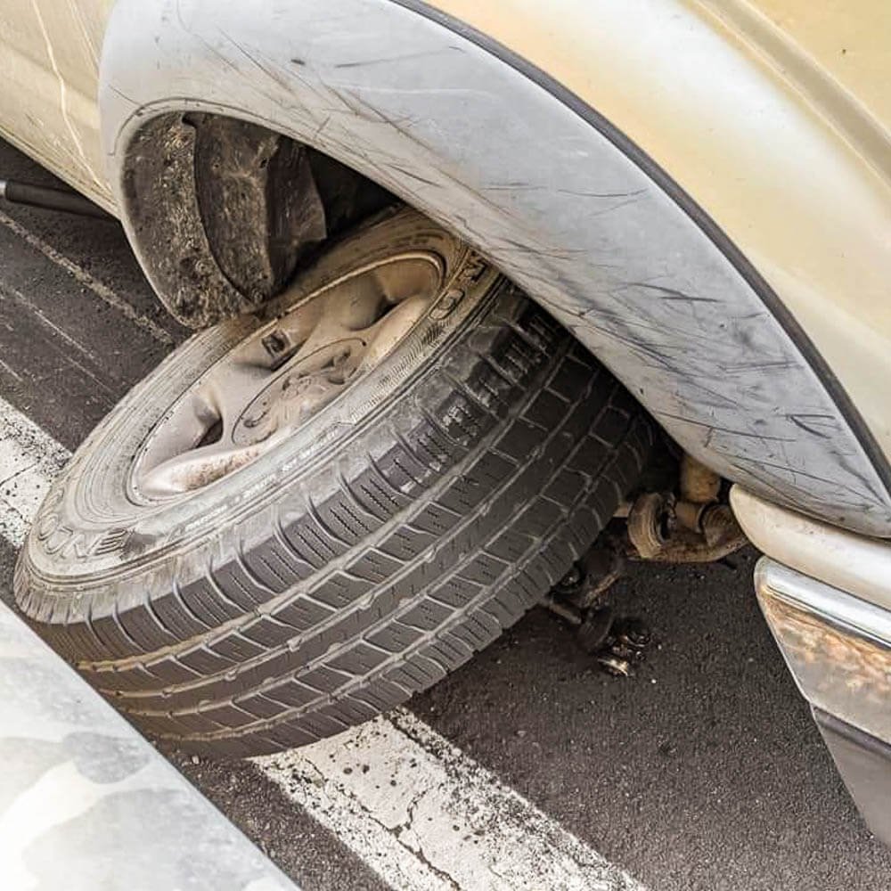 first-gen-tacoma-lower-ball-joint-failure.jpg