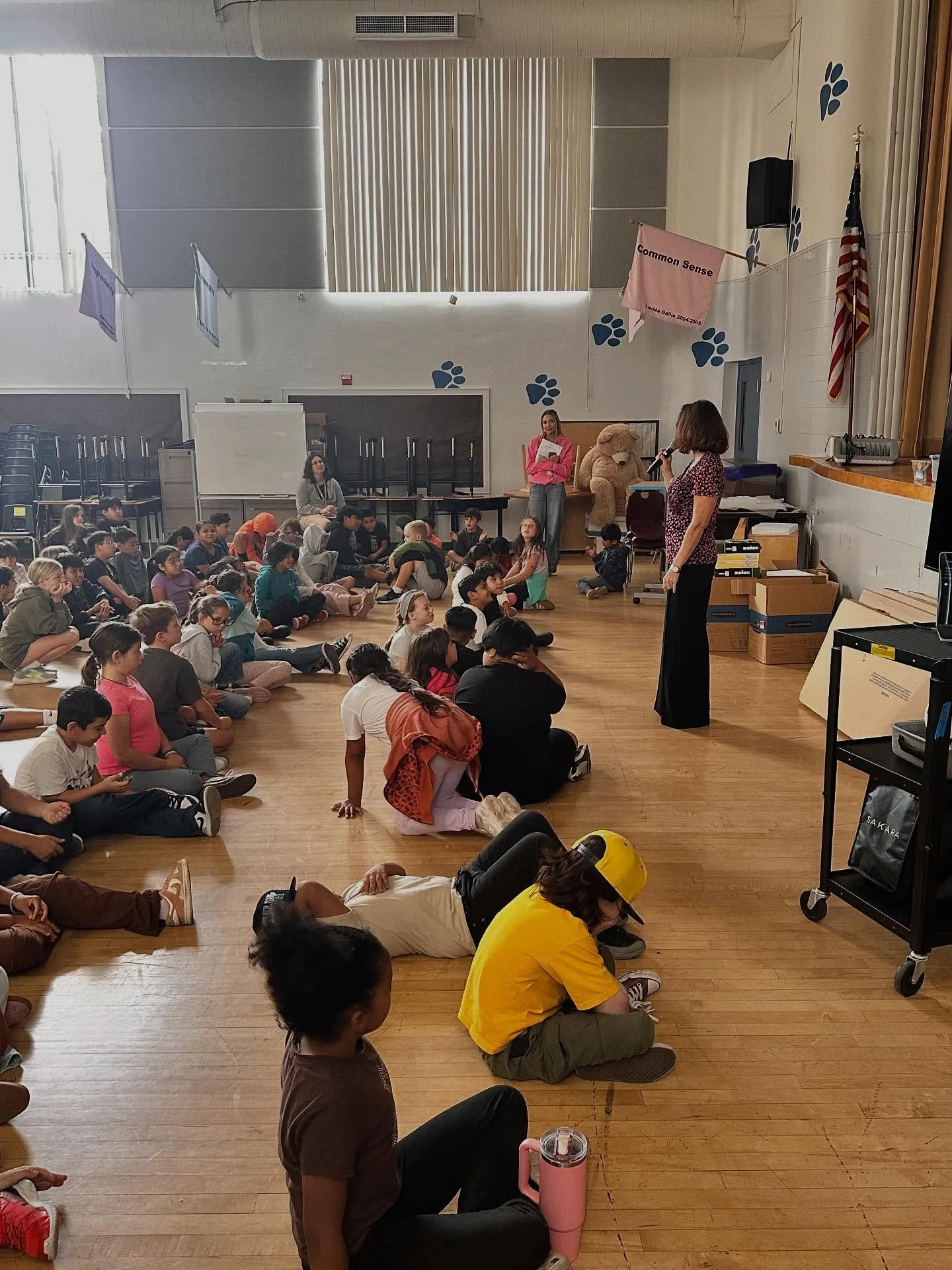 Thank you to Art Bias lead mural artist Amber Smith for visiting Beresford Elementary School in San Mateo yesterday to spark inspiration in students around mural arts. Later this month, 93 Beresford students will visit the San Carlos Centennial mural