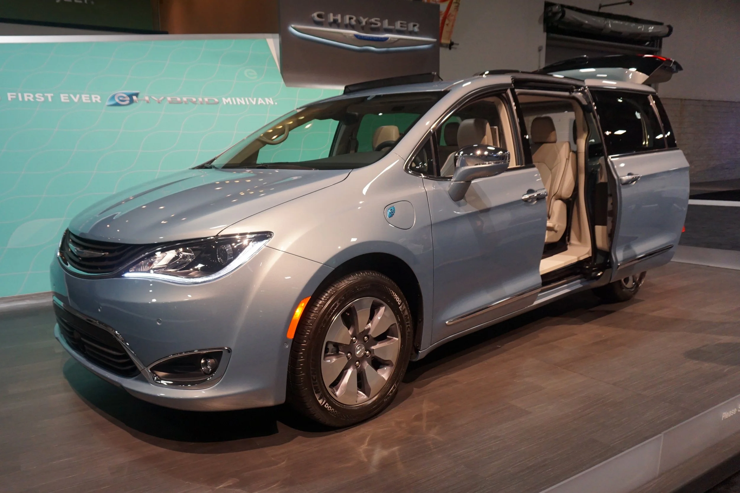 Chrysler Pacifica Hybrid Rochester MN Rochester Electric Vehicles