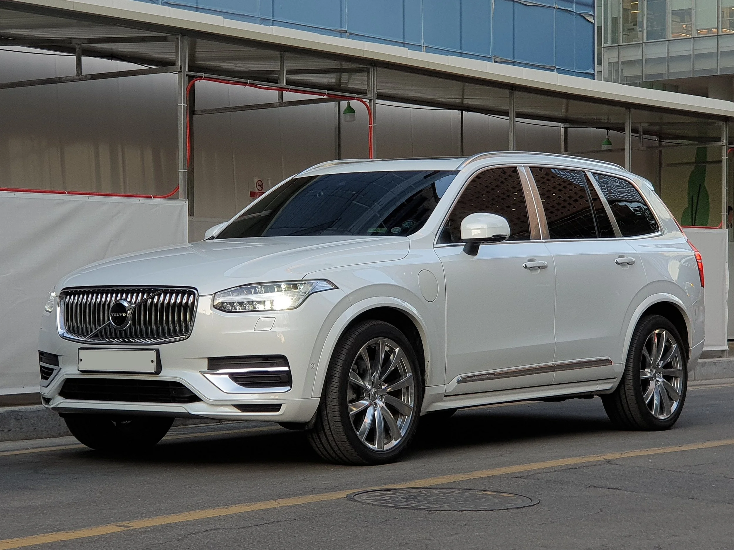 Volvo XC90 Recharge.jpeg
