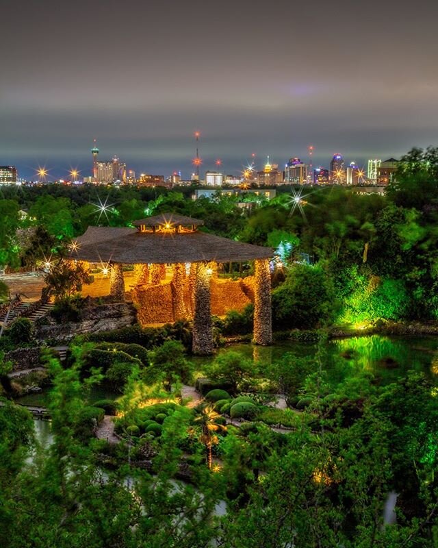 A view of the Japanese Tea Garden and the San Antonio skyline you don&rsquo;t get to see everyday! About a 3 minute long-exposure on this one. 🌃 #artofvisuals #visualsoflife #earthpix #visualsofearth #discoverearth #earthfocus #bestvacations #tlpick