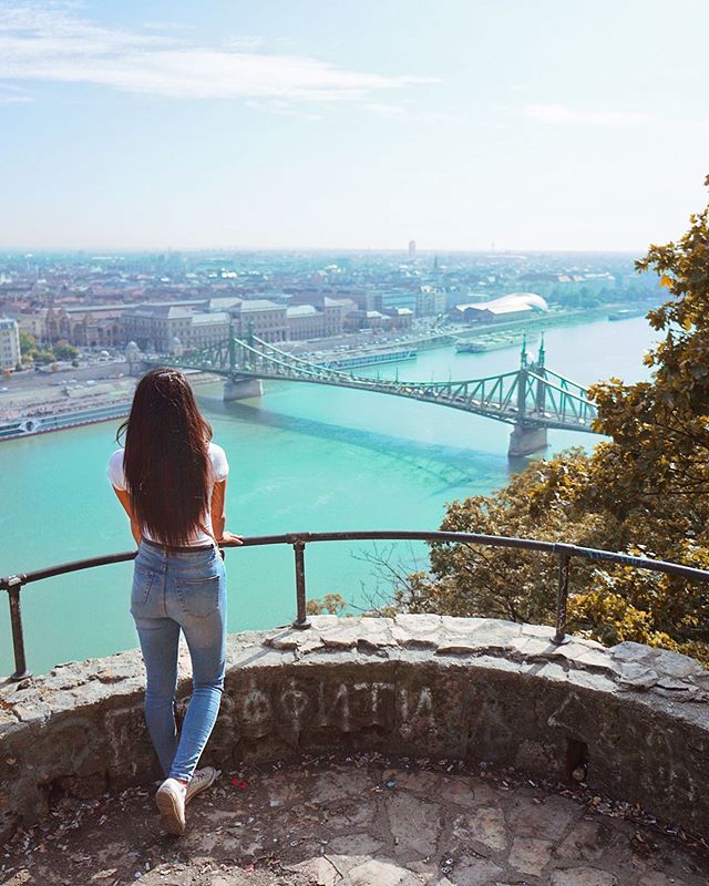 Budapest can be so lively &amp; full of culture on one side, yet at the same time it isn&rsquo;t difficult to find a calm &amp; serene hideaway across the water.🧡
.
.
.
#budapest #visitbudapest #budapeste #budapesthungary #visithungary #budapesthung