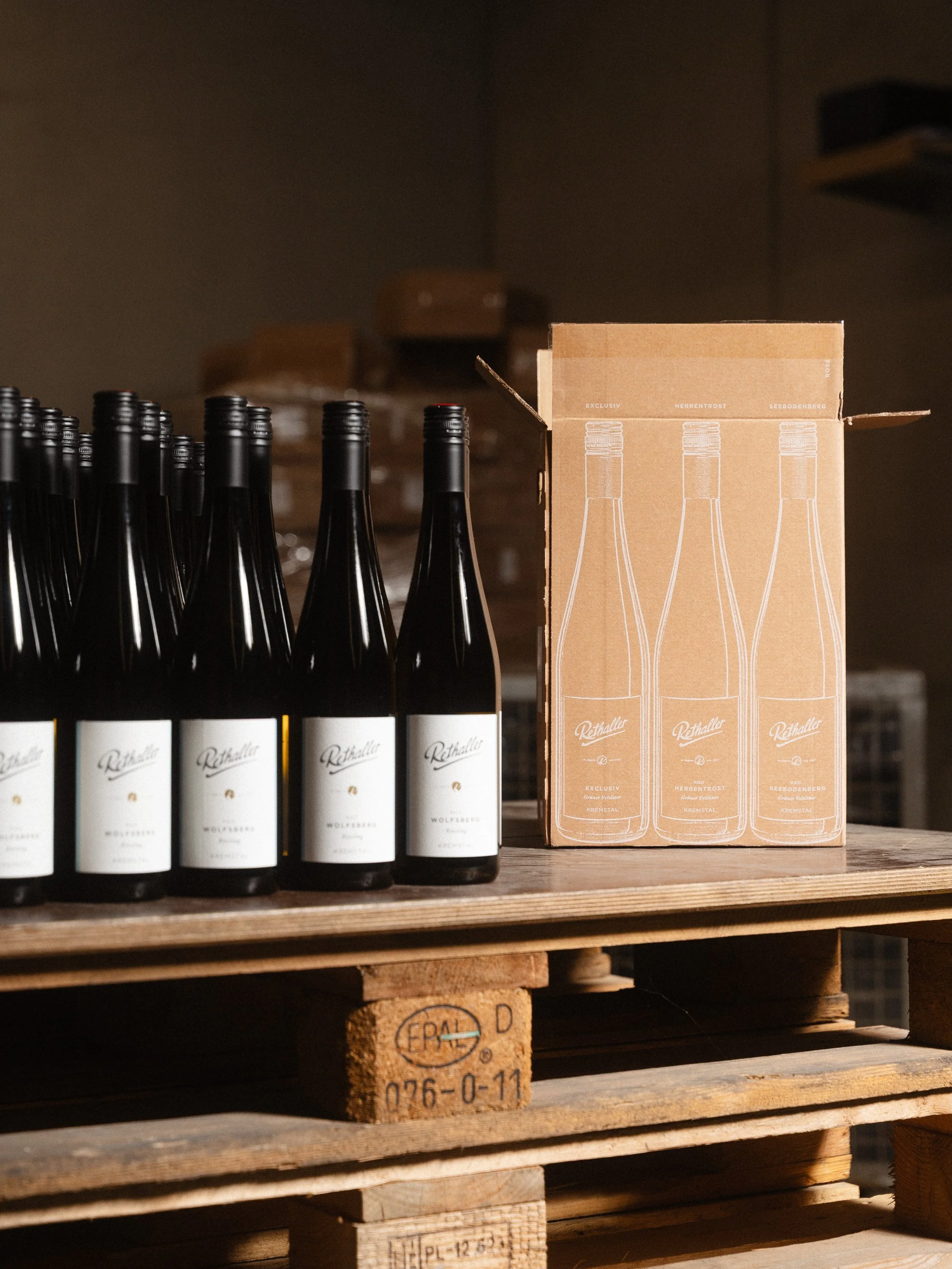 Lieblingsweine bequem online bestellen &amp; direkt nach Hause liefern lassen? 📦 Kein Problem! 🍷 Ab 12 Flaschen momentan sogar versandkostenfrei innerhalb &Ouml;sterreichs.

Au&szlig;erdem: Aktuell gibt&rsquo;s 10% Rabatt auf unsere Sommerweine Ros