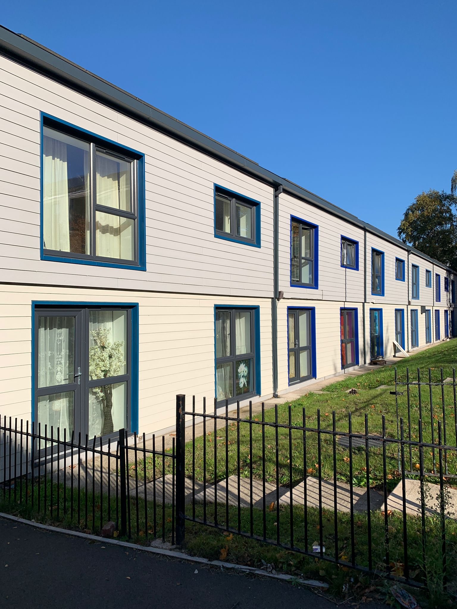 Sunny visit to Nottingham Energiespong retrofitted houses