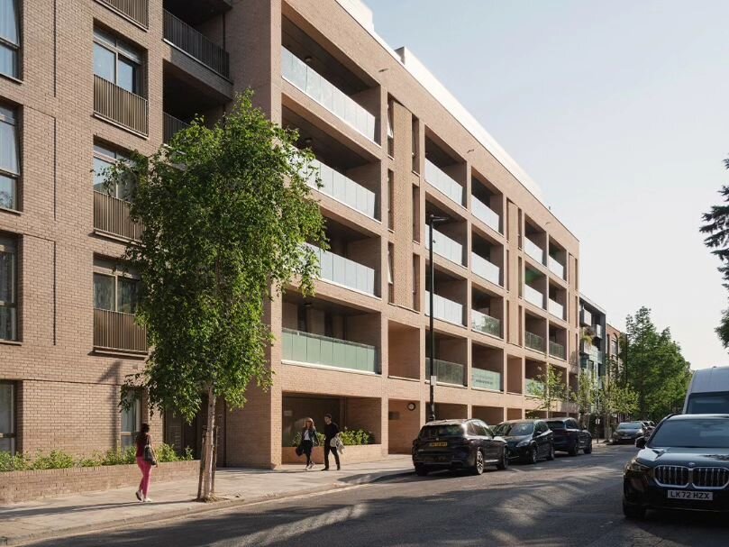 The apartments of Telfer House are all dual aspect for better daylight levels and cross ventilation, which will help minimise overheating.

They exceed London Plan internal space and external amenity space standards, with four wheelchair accessible h