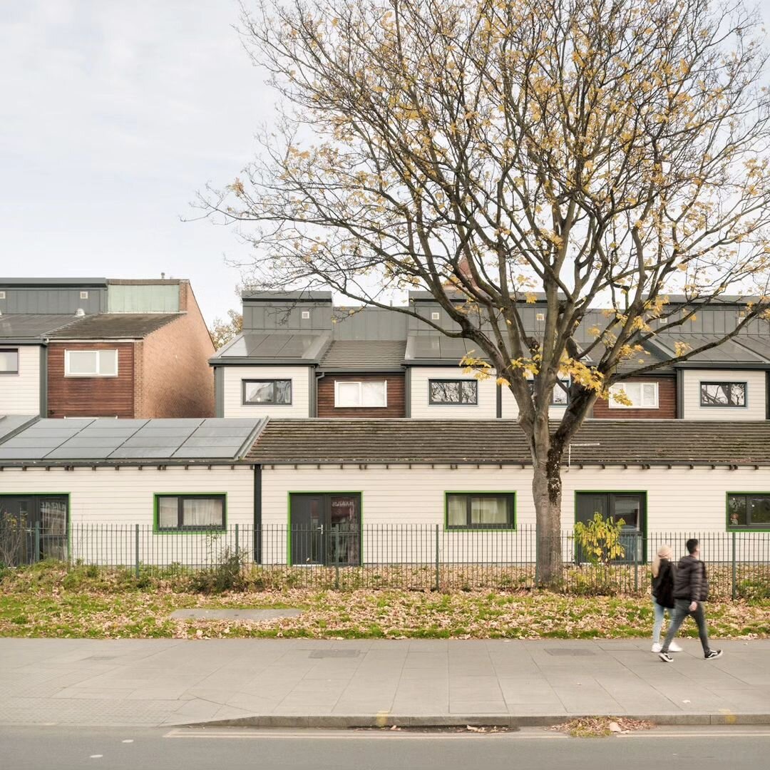 Nottingham Energiesprong Project Update!

Fantastic that Melius Homes have now transformed 136 occupied properties (in Sneinton and Radford) into desirable, warm, and affordable homes and are now working on the final phase.

Key innovations:
&middot;
