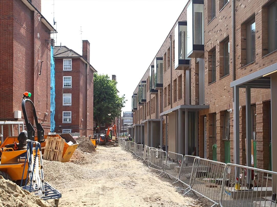 The townhouses and the garage conversions are also progressing well!

Part of the phased delivery of Andover Estate regeneration.
5 sites revealed, 3 new build, 2 occupied building retrofit.
1000+ homes, largest public housing estate in Islington.

N