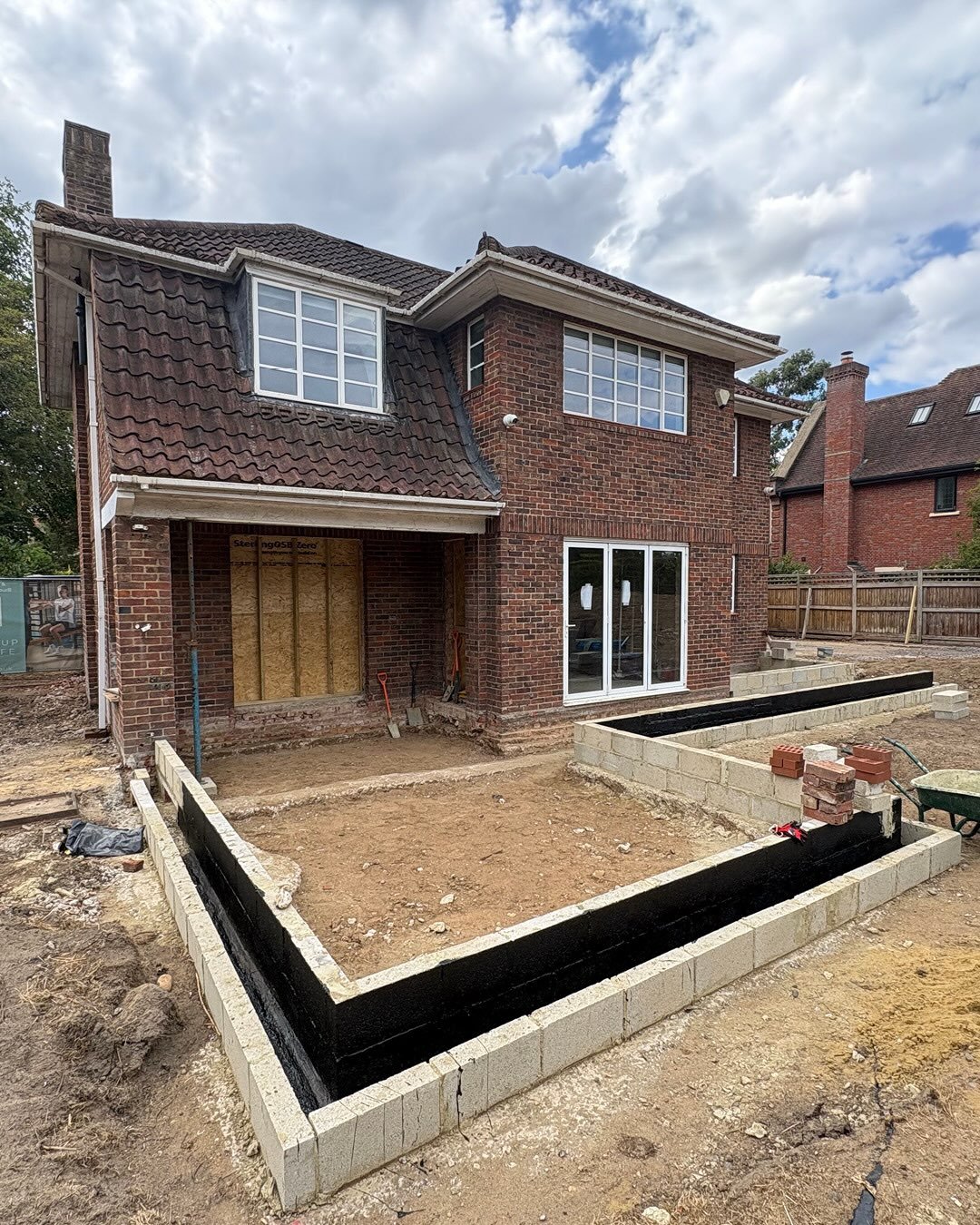 👷Keeping a Tidy Site!

Following on from our previous post, a few snaps of our accessible family home that has just started construction on site with Freedom Living Solutions. 🚧🏠

#construction #architecture #accessibility #refurbishment #resident
