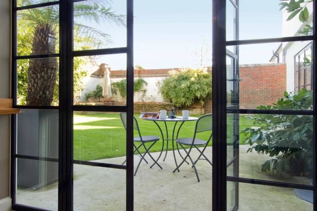art deco home back garden