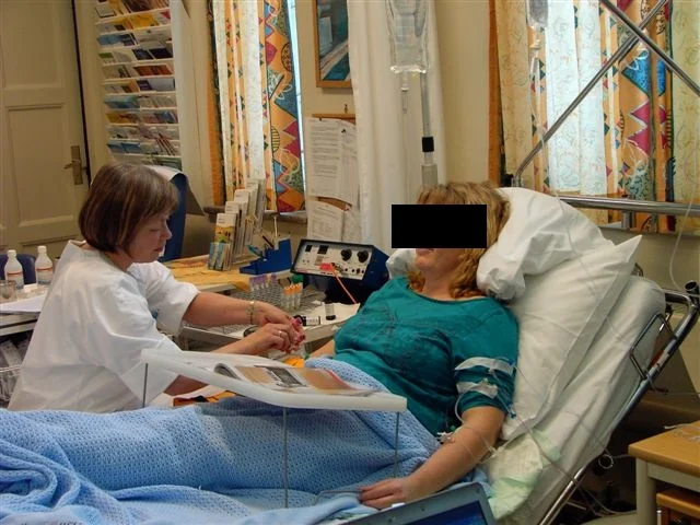 Clamp med blodprøvetaking fra innlagt kanyle