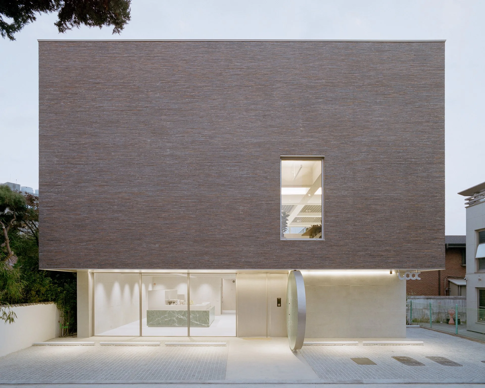 Agitstudio_Looc_2026_01 (1).jpg