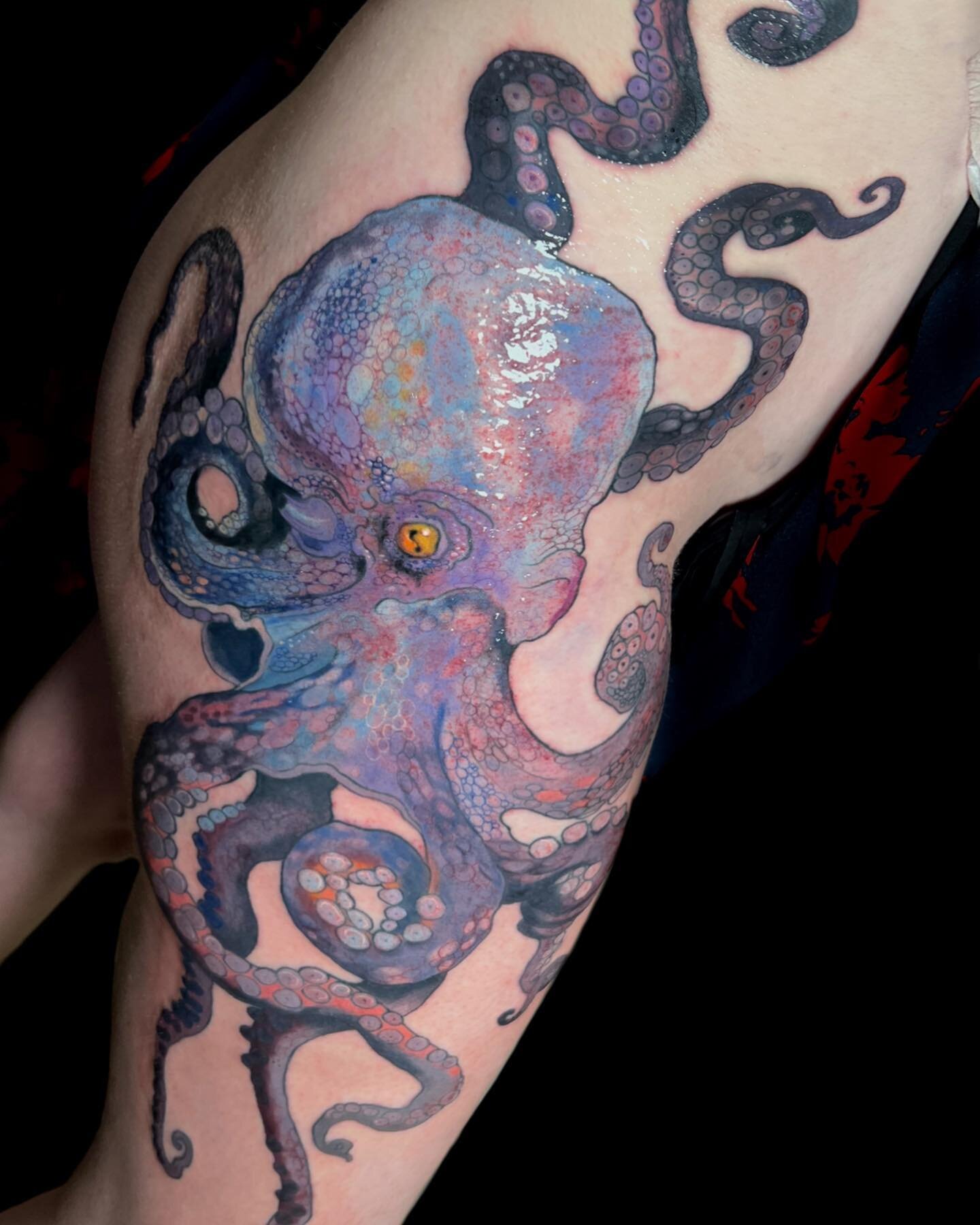 Almost full view of the octopus 🐙 
.
For appointments email aimeetattoos@gmaail.com 
.
@eternalink @barberdts