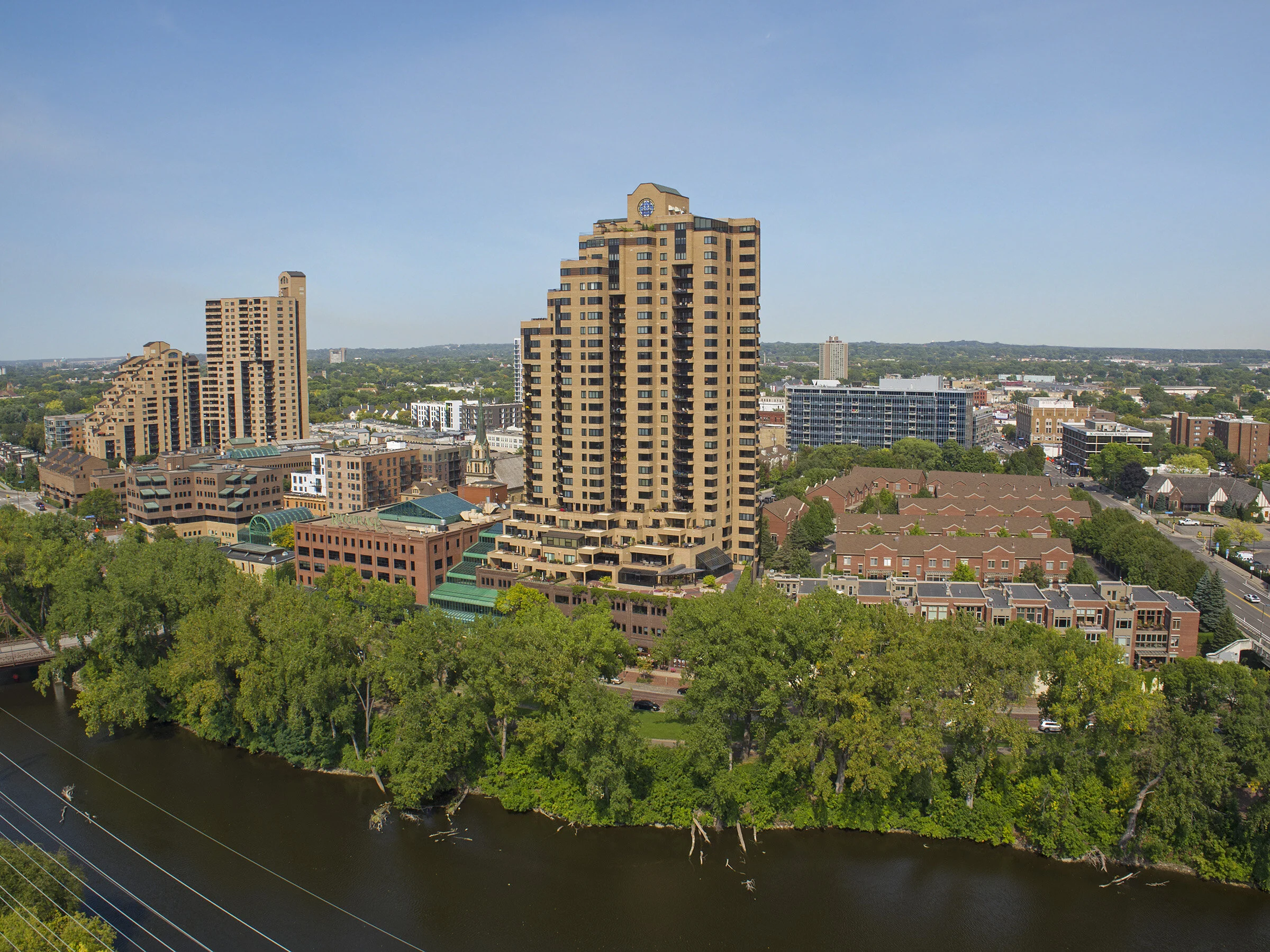 Building Spotlight Series: La Rive