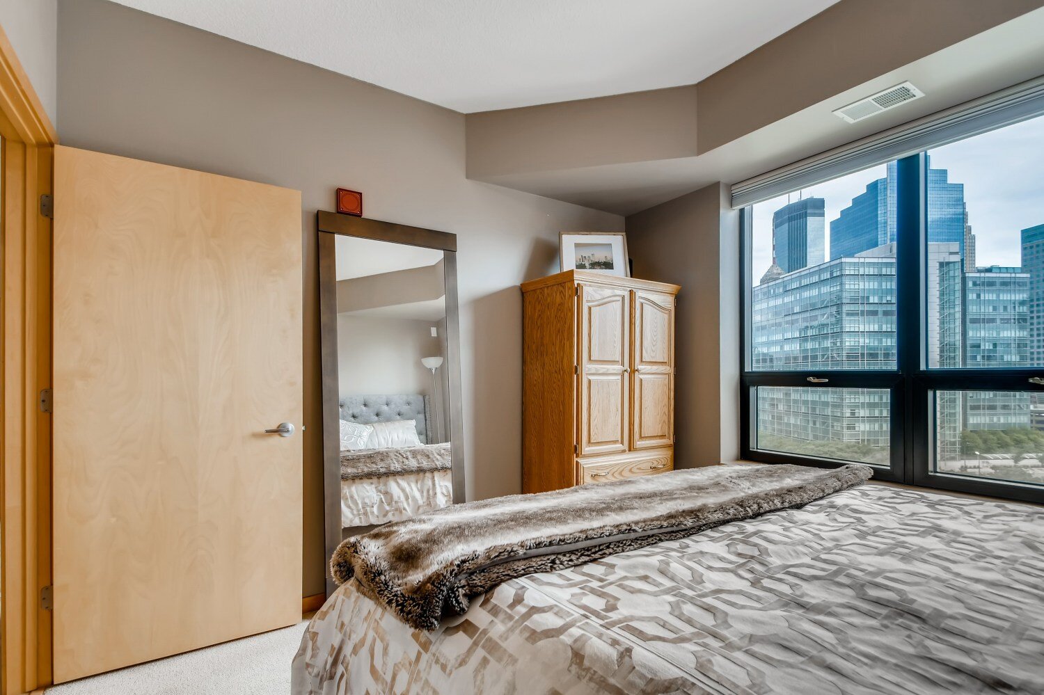 500 E Grant Street 903 Minneapolis MN - Web Quality - 013 - 20 Master Bedroom.jpg