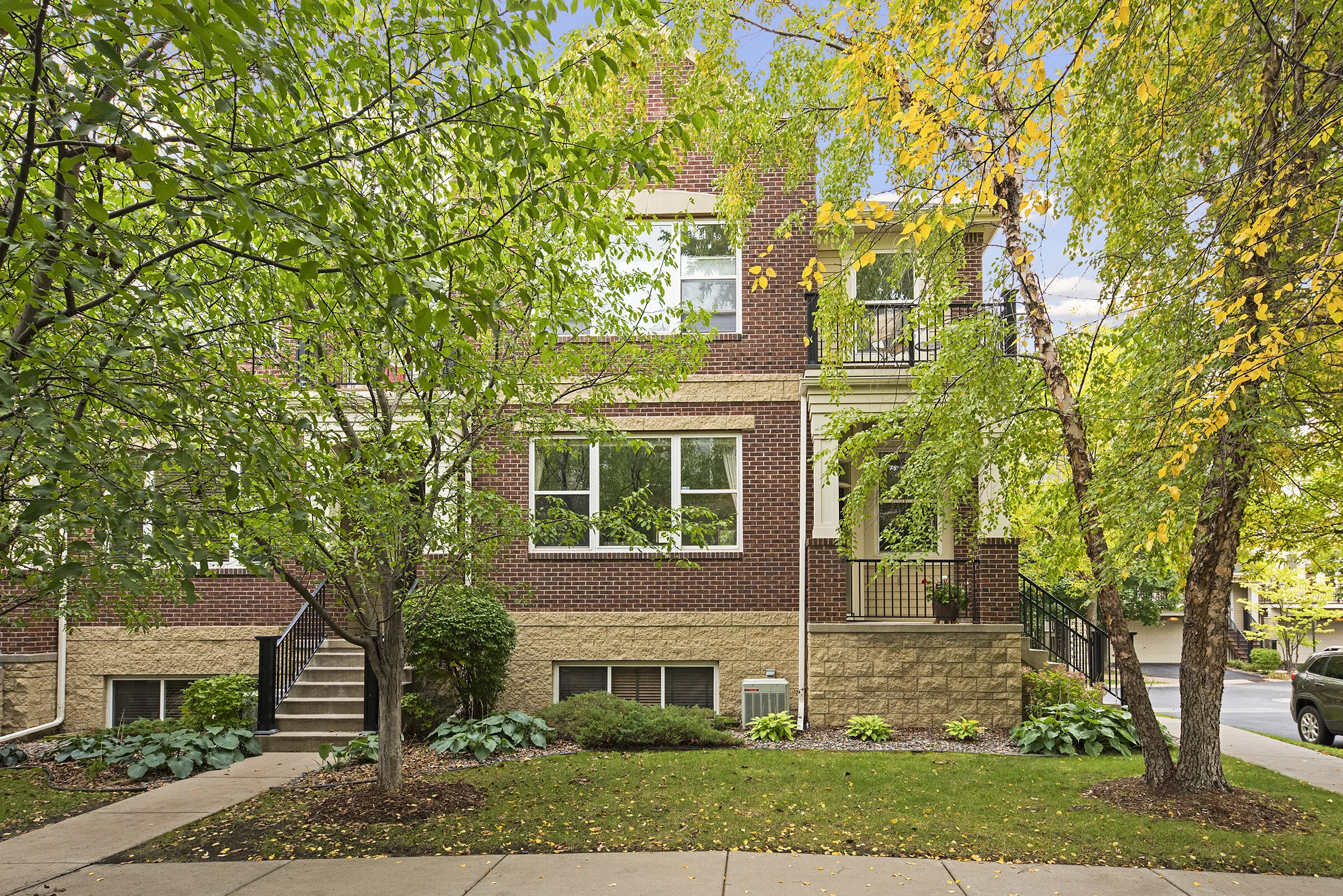 Renaissance on the River | 29 4th Ave N #107 | North Loop | $720,000 | Sold 2017