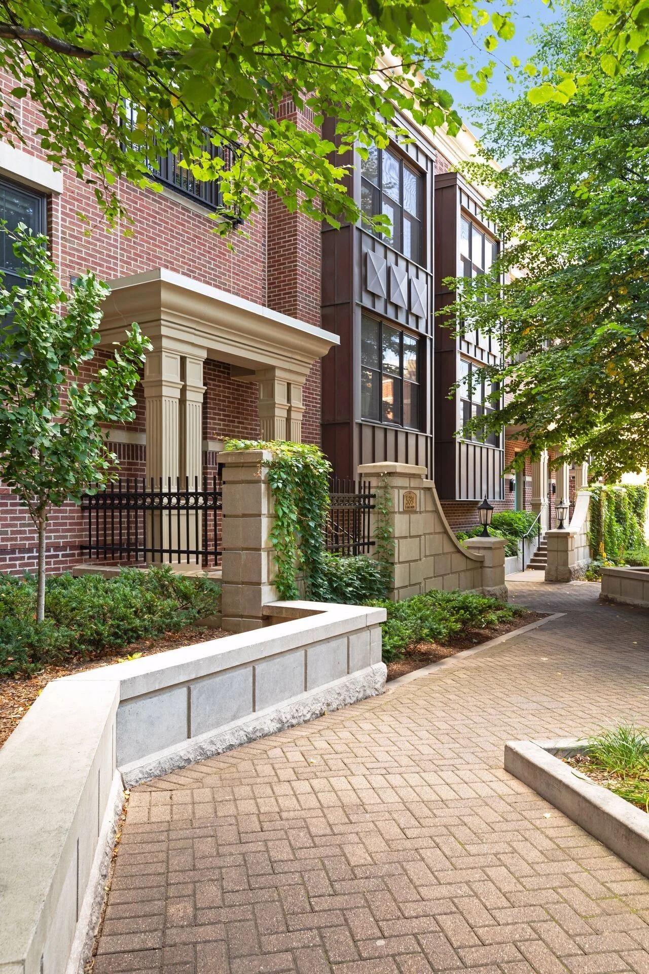 Grant Park Townhomes | 535 S 10th Street | Elliot Park | $475,000 | Buyer Representation