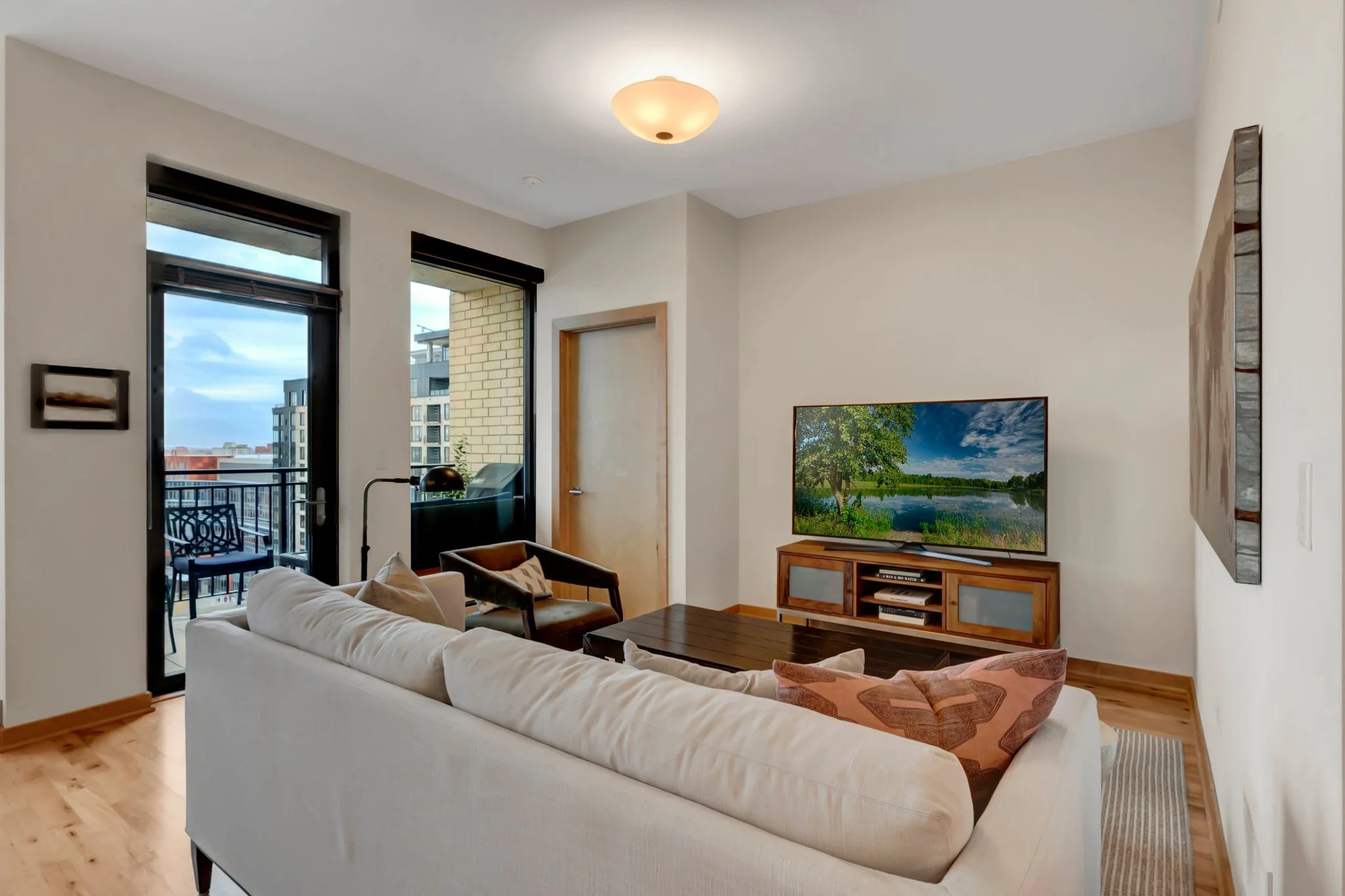 Portland Tower #1202 | Downtown West | $2,400 / Month | Leased