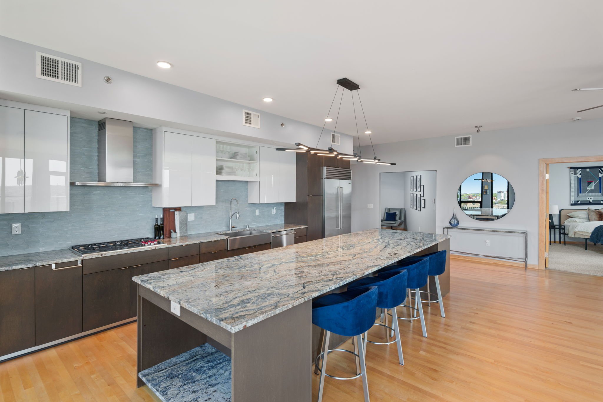 7-web-or-mls-Legacy 1201-0007.jpg