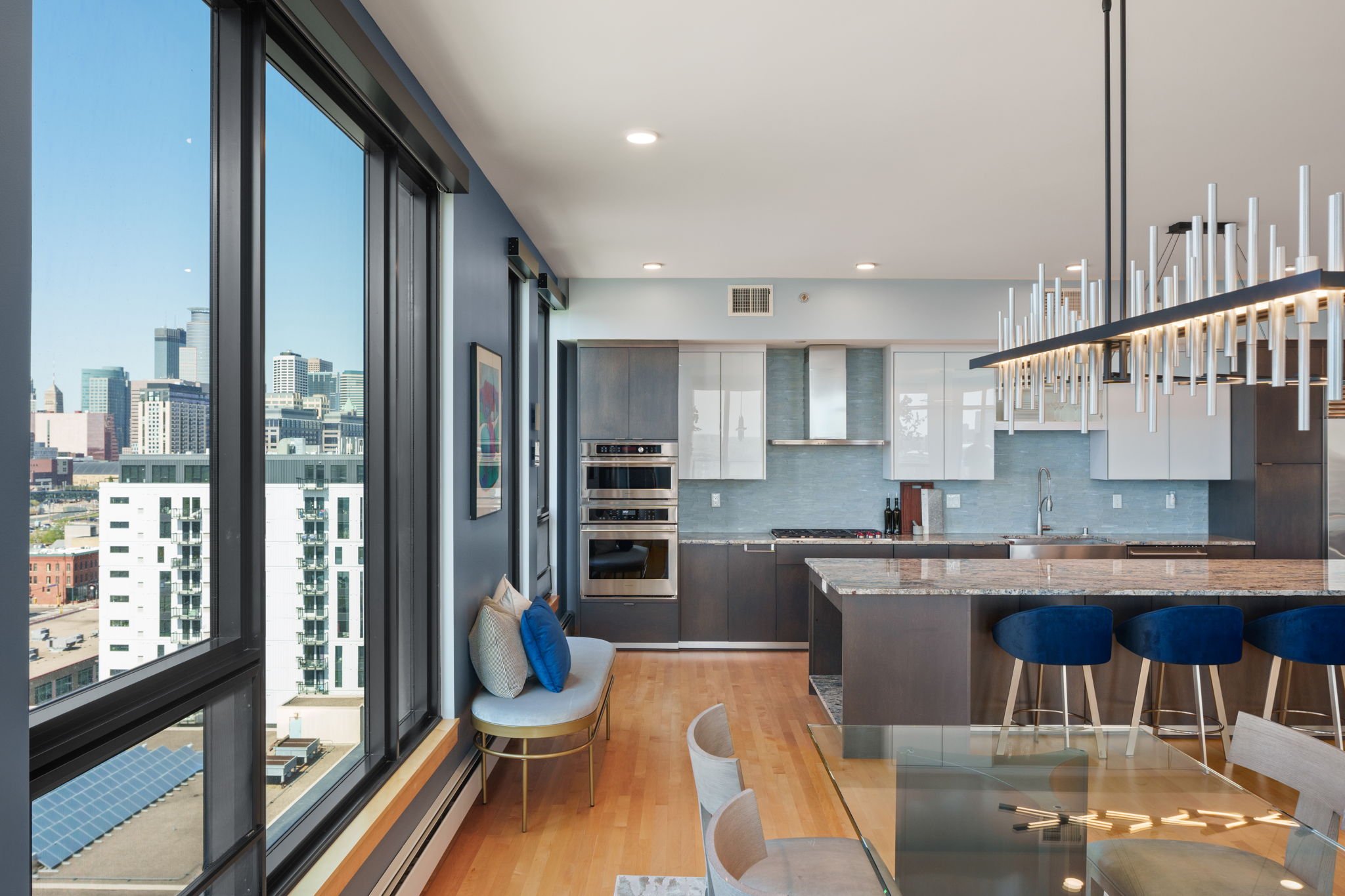 8-web-or-mls-Legacy 1201-0008.jpg