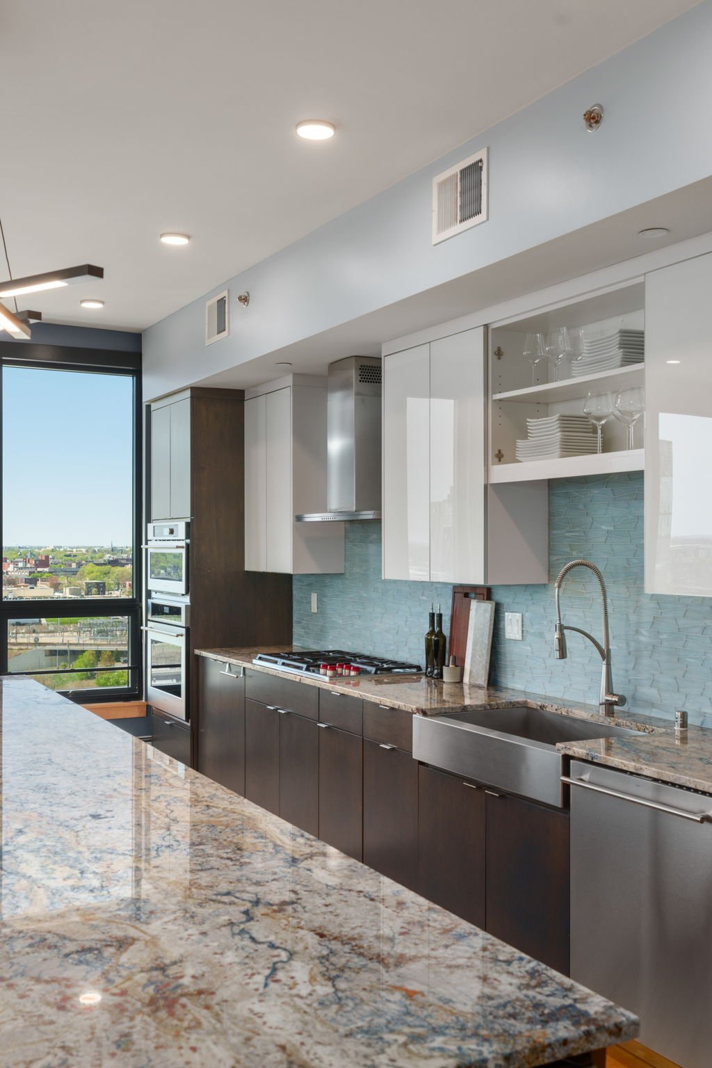 16-web-or-mls-Legacy 1201-0016.jpg