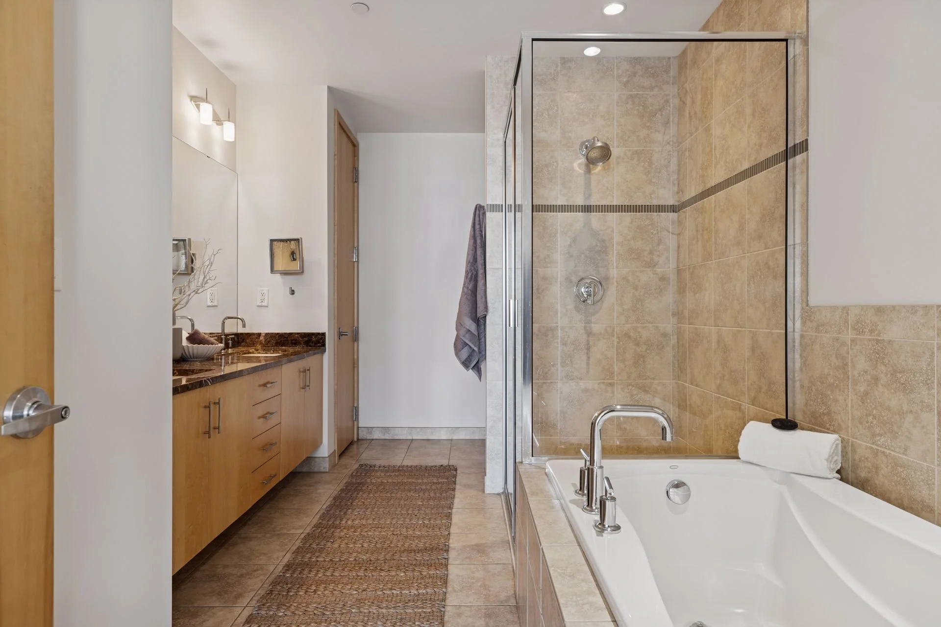 222 2nd St SE 704 - Spacecrafting - 0021.jpg