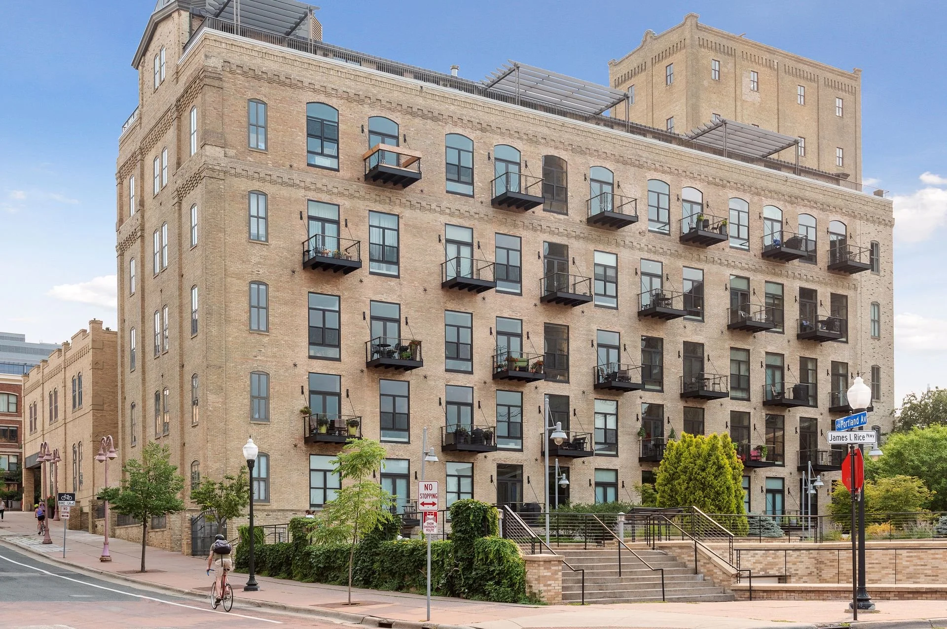 150 Portland Ave 304 - Spacecrafting - 0054.jpg