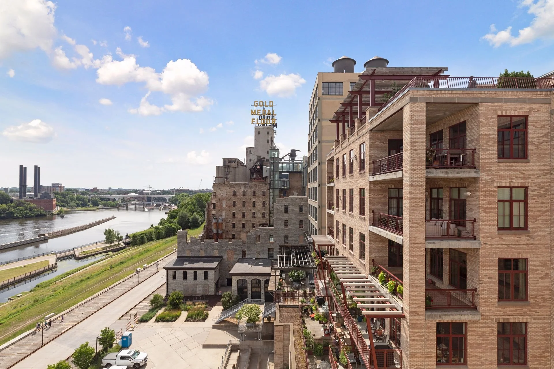 117 Portland Ave 402 - Spacecrafting - 0045.jpg