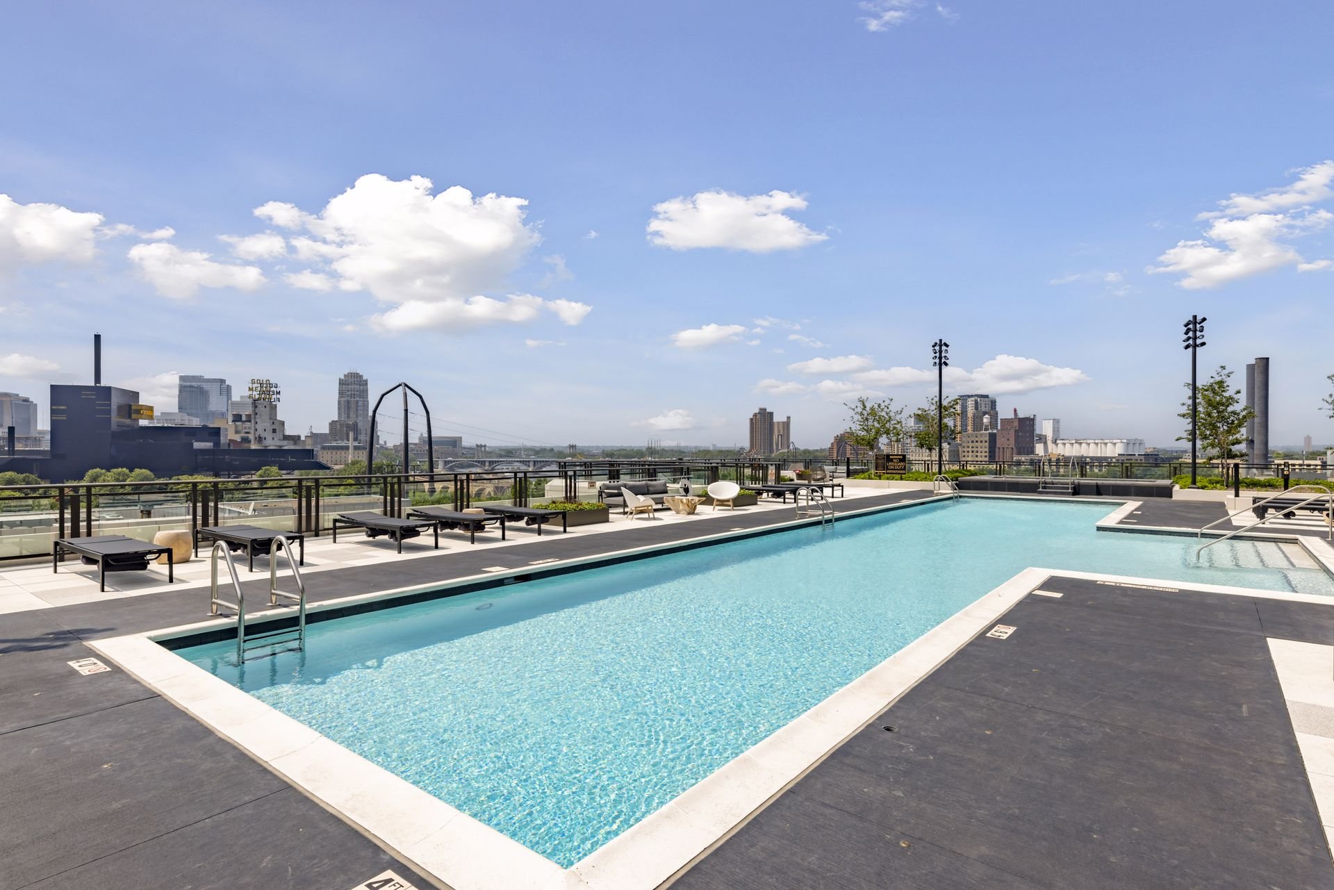 1111 W River Pkwy 21B - Spacecrafting - 0081.jpg