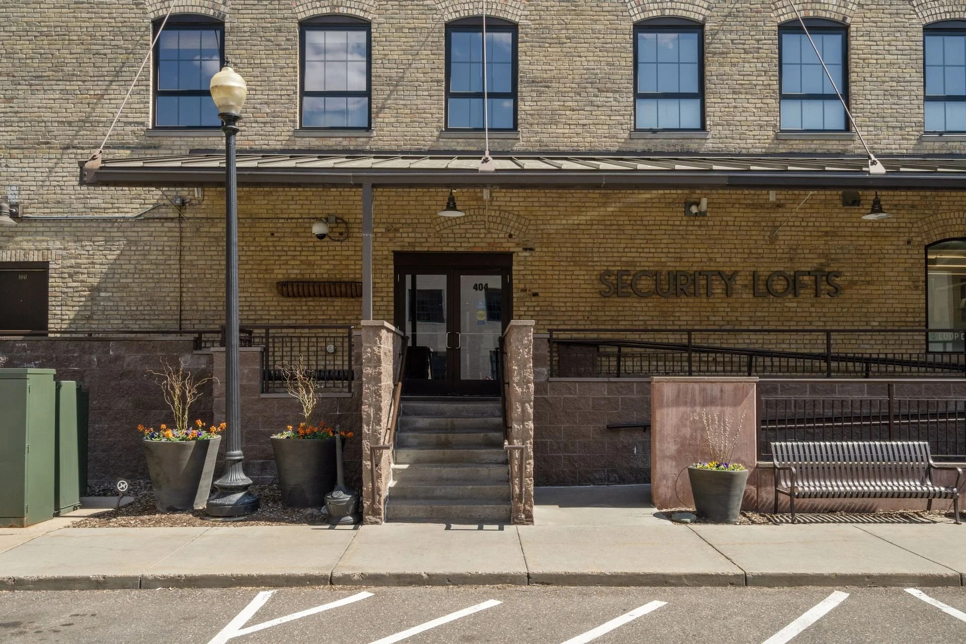 404 Washington Ave N - Spacecrafting - 0004.jpg