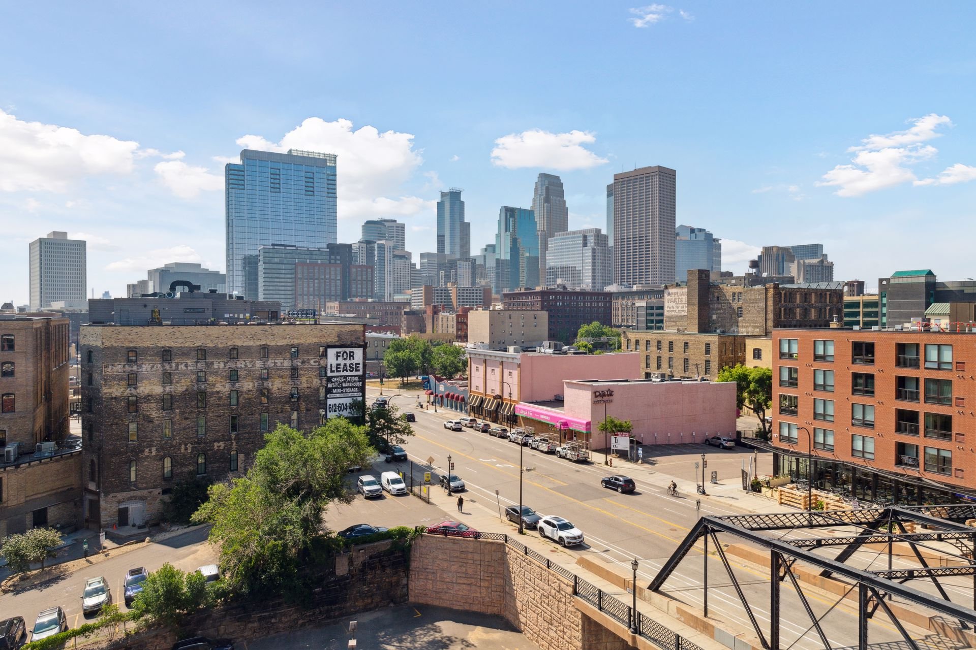 404 Washington Ave N - Spacecrafting - 0053.jpg