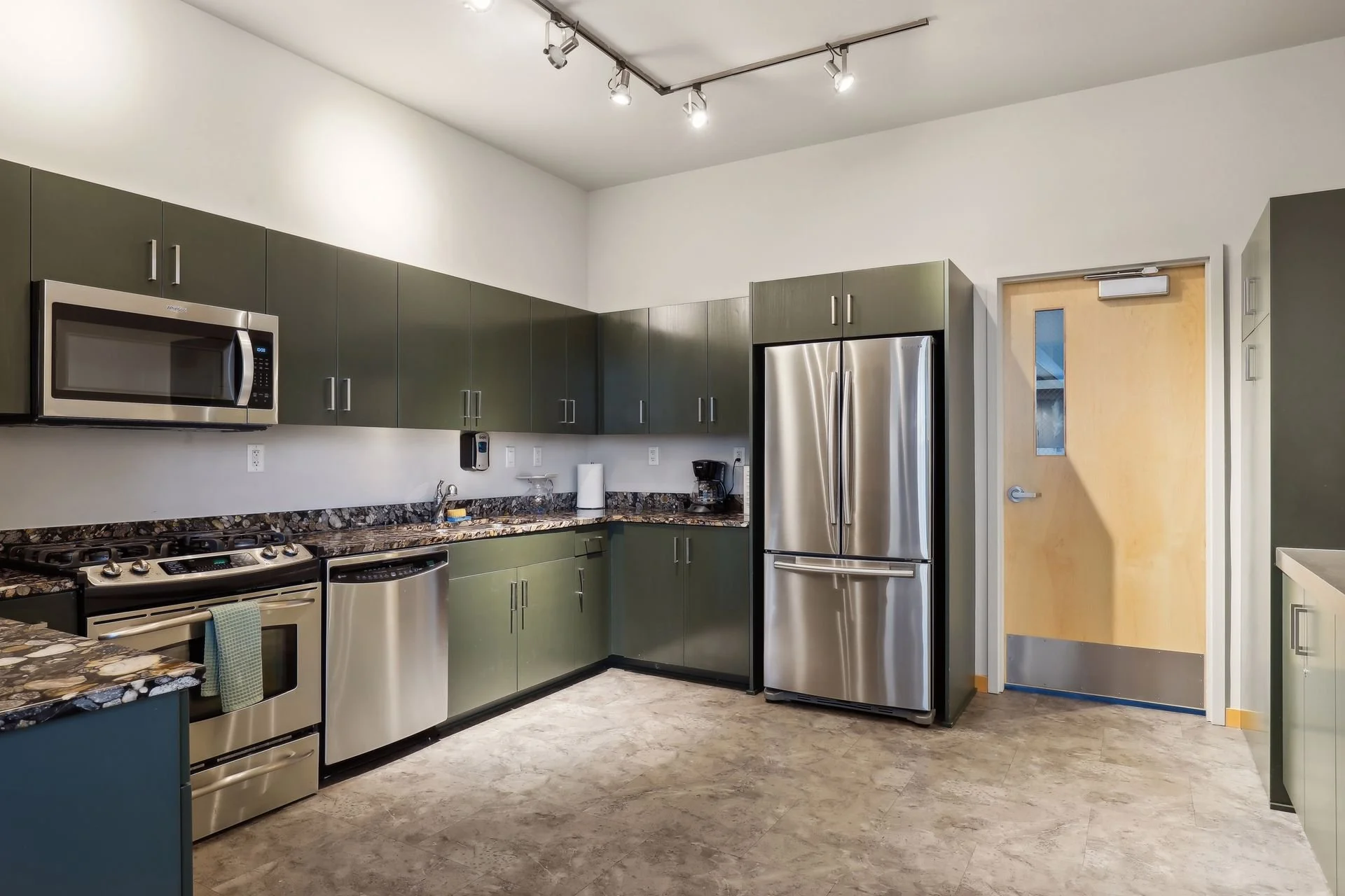 215 10th Ave S 332 - Spacecrafting - 0059.jpg