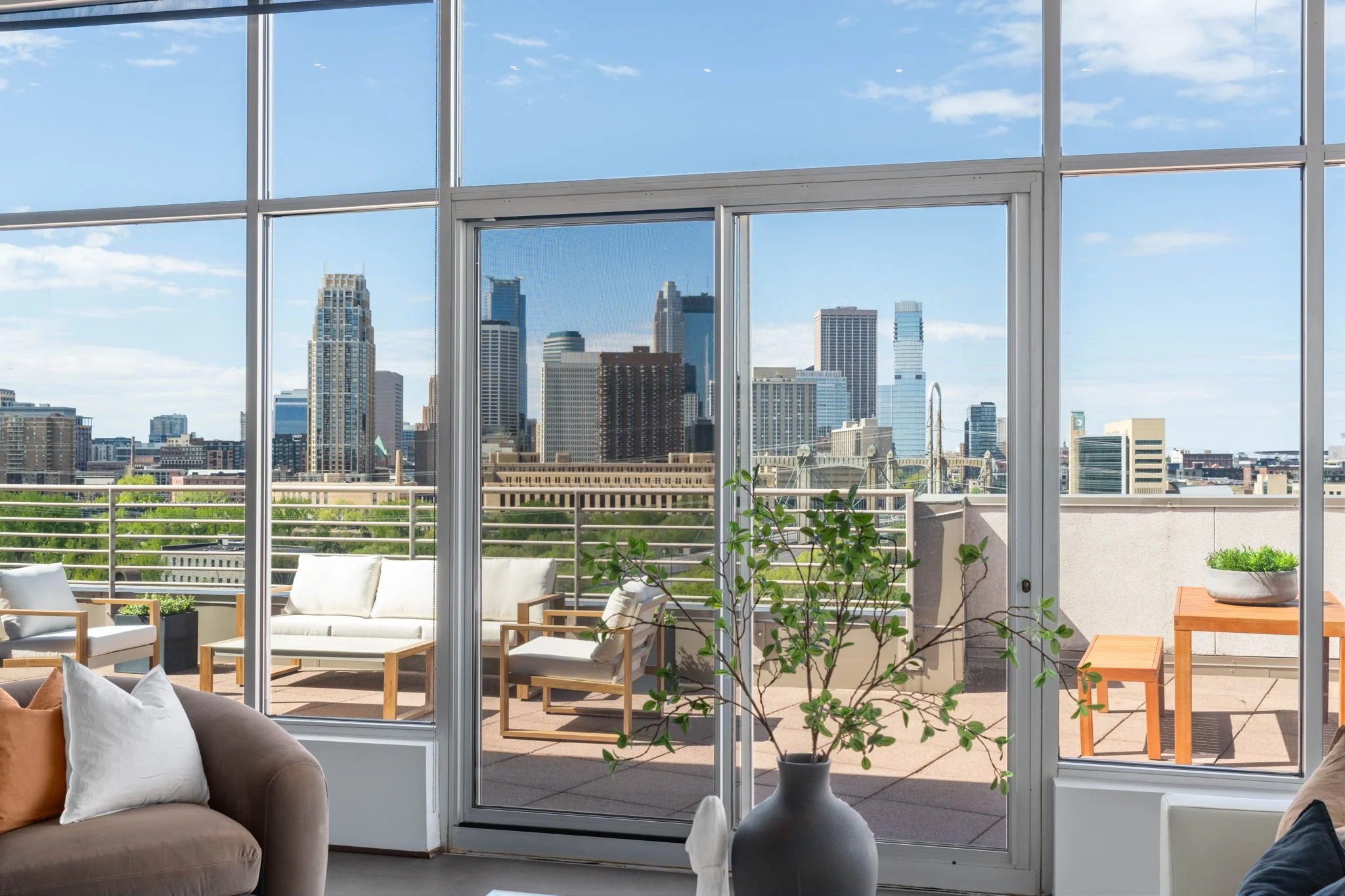 15-web-or-mls-100-ne-2nd-st-a770.jpg