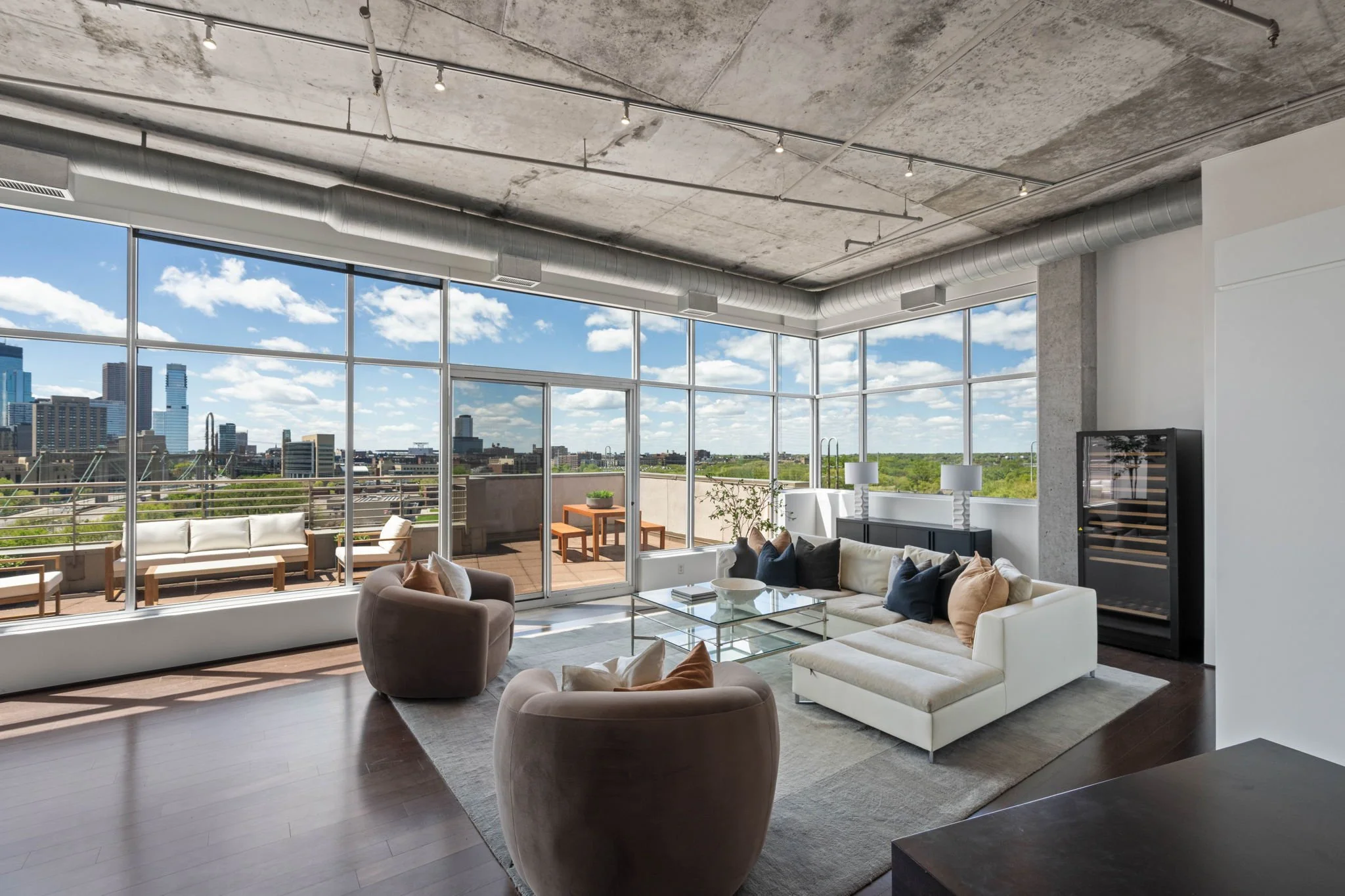 18-web-or-mls-100-ne-2nd-st-a770.jpg