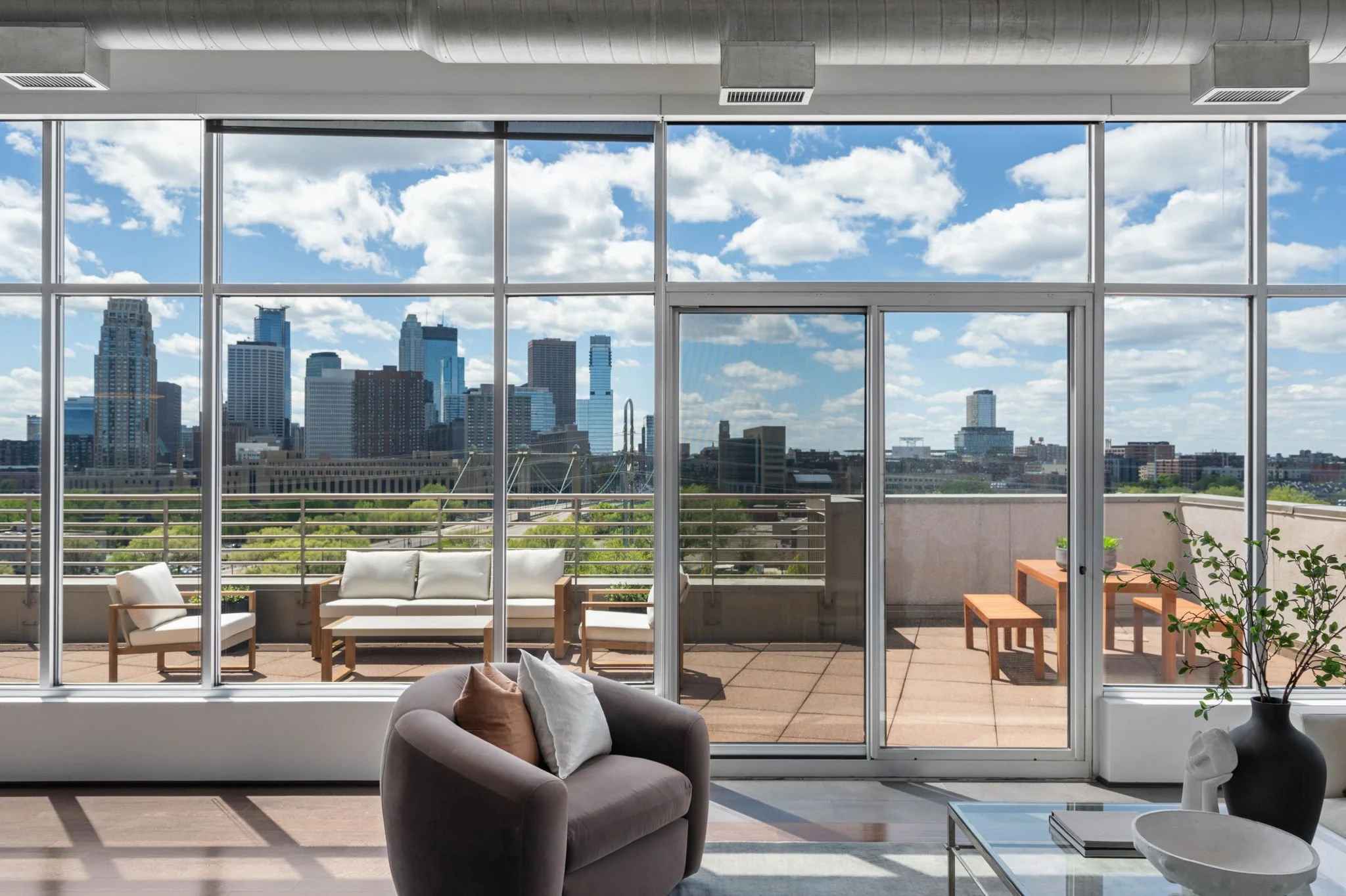 19-web-or-mls-100-ne-2nd-st-a770.jpg