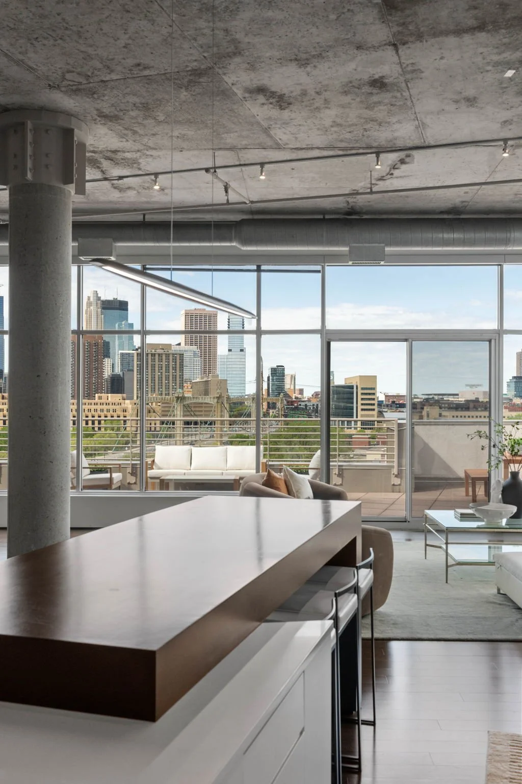 20-web-or-mls-100-ne-2nd-st-a770.jpg